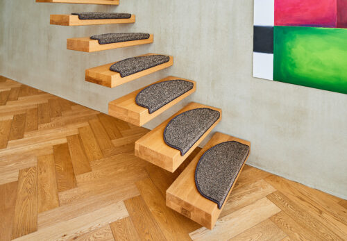 Clean-off system High-quality version with merrow border CONFORM STAIR MATS